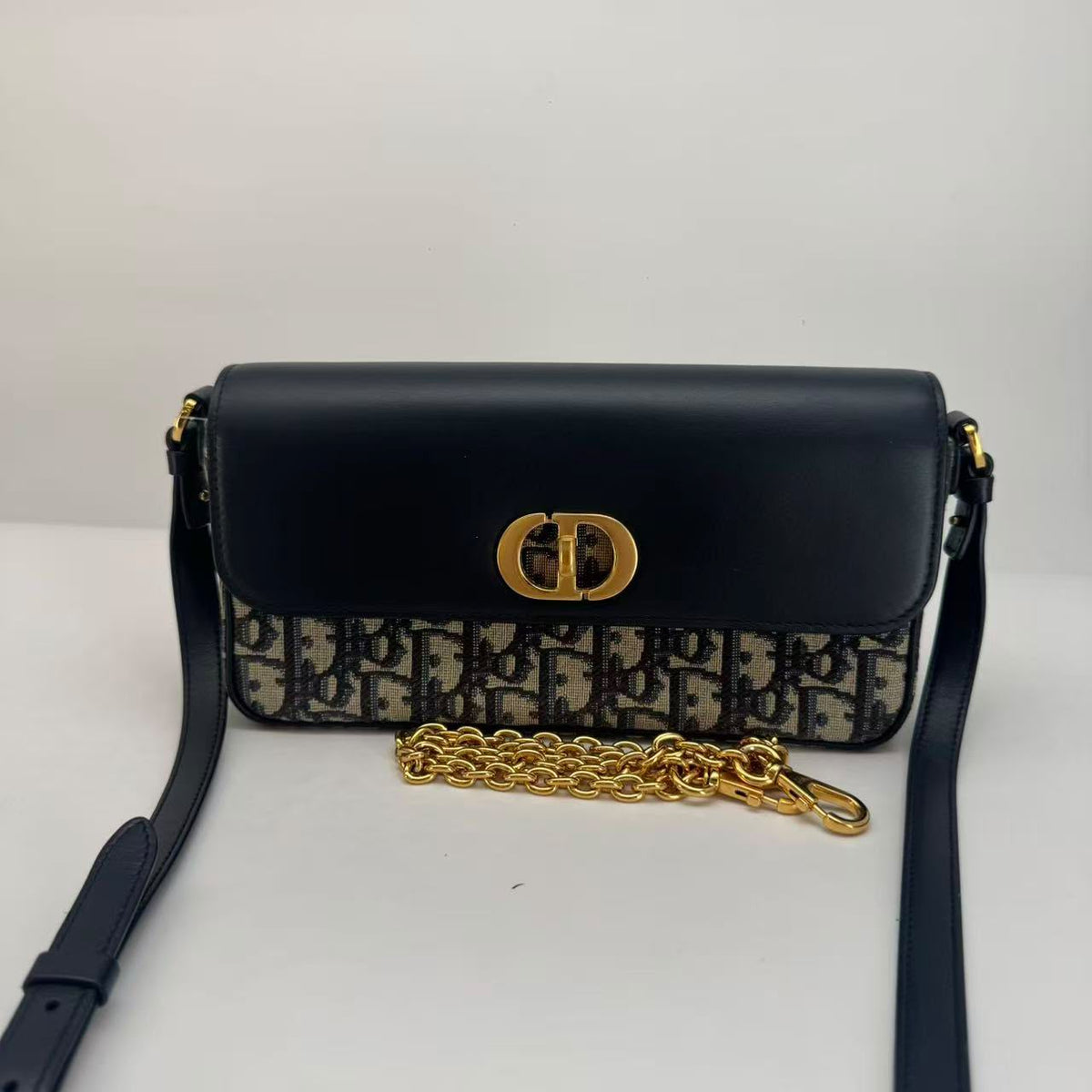 Dior Navy Oblique 30 Montaigne Avenue East-West Crossbody