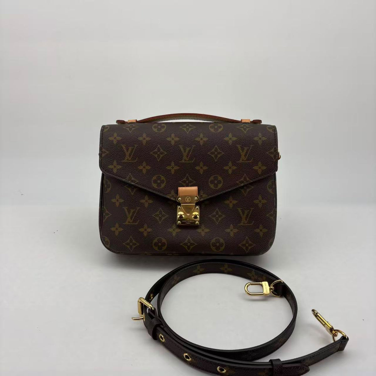 Louis Vuitton Monogram Pochette Métis