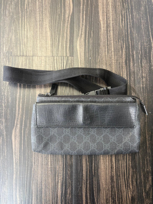 Gucci GG Supreme Black Belt Bag