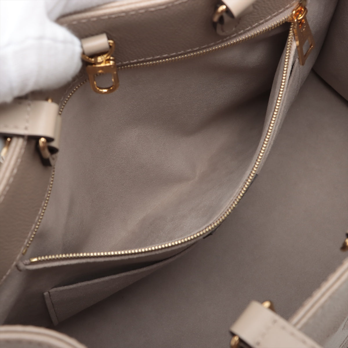 Louis Vuitton monogram empreinte On the Go MM M45607